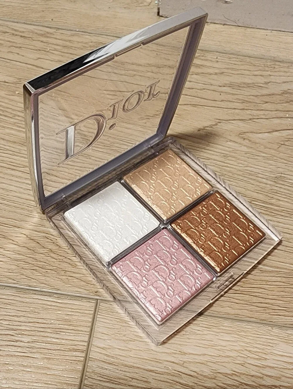 Dior Backstage Glow Maximizer 001 Universal Face Palette Highlighter and Blush